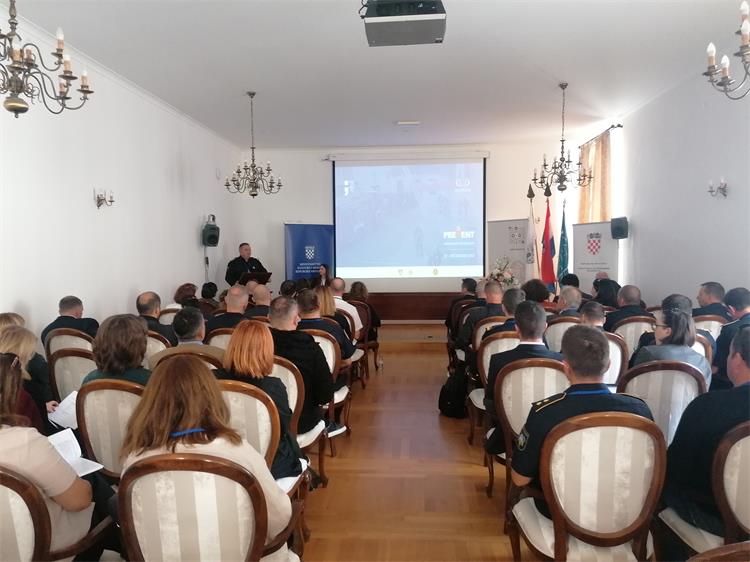 Slika /slike/Simpozij Trogir.jpg